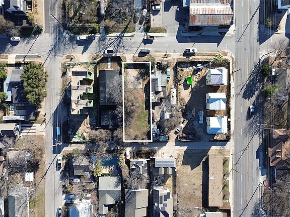 5th image of 2806 E 3rd St