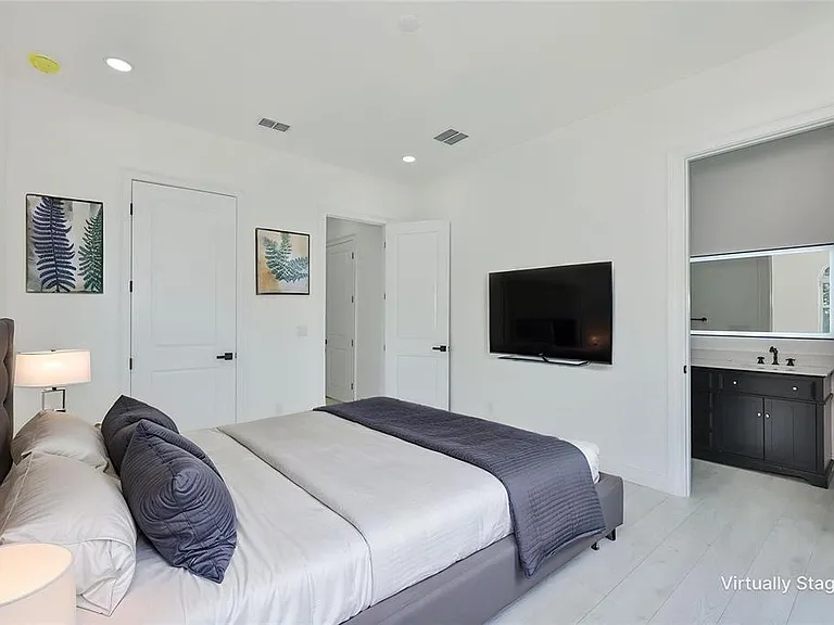 2816 Corrine St #2 — Photo 24