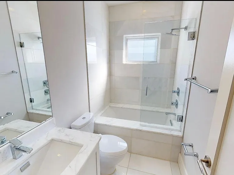 1159 Oates St NE #B — Photo 10