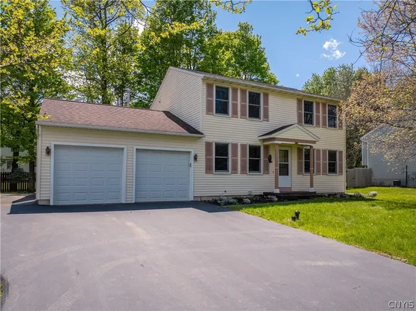 7 Athena Dr, Baldwinsville, NY 13027