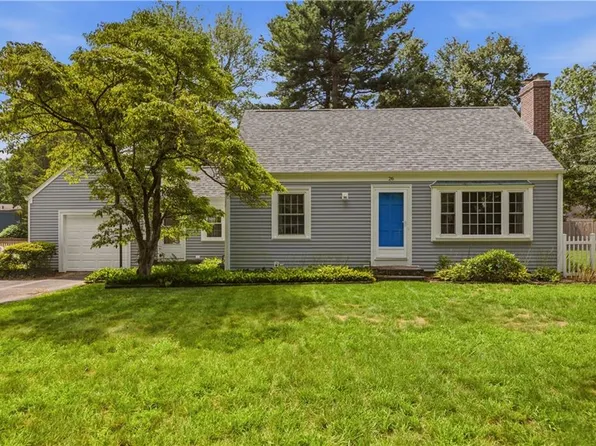 26 Roberta Dr, Barrington, RI 02806