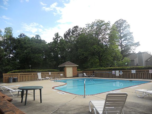 3rd image of 103 Forest Oaks Dr