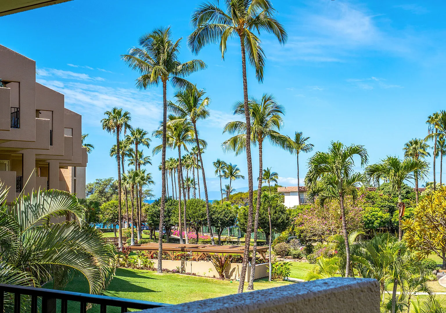 Experience Kamaole Sands 6-202, Stunning Renovation, Ocean View, — Photo 1