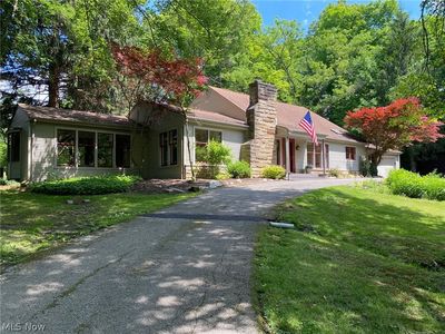 9855 Strawberry Ln, Chesterland, OH, 44026