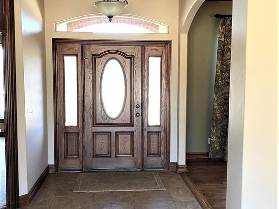3rd image of 5917 N Chateau Dr