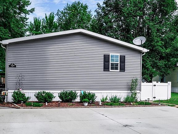 3rd image of 33441 Daisy St #55270