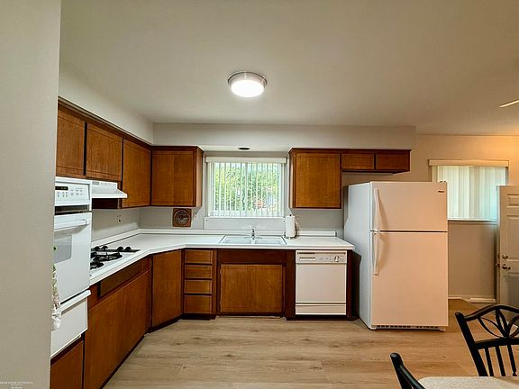 5th image of 31010 Roan Dr