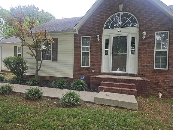 4th image of 1911 Pecan Ridge Dr
