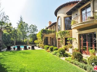 9901 Kip Dr, Beverly Hills, CA 90210