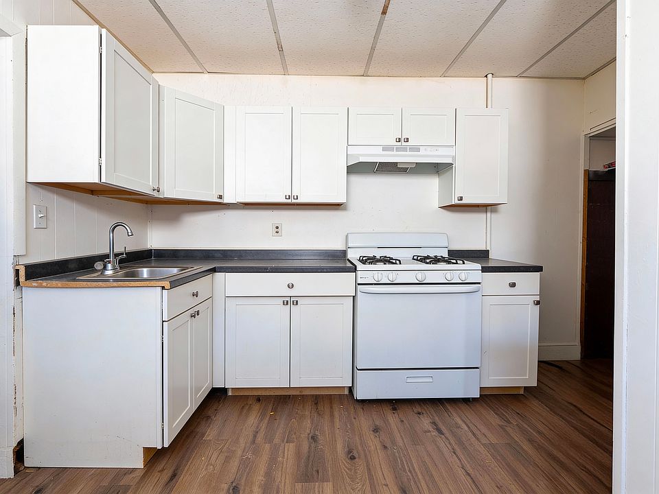 2nd image of 224 Cumberland St #224A