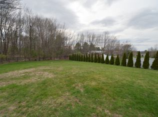 215 Dailey Dr, Franklin, MA 02038