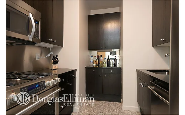 Rented by Douglas Elliman | media 25