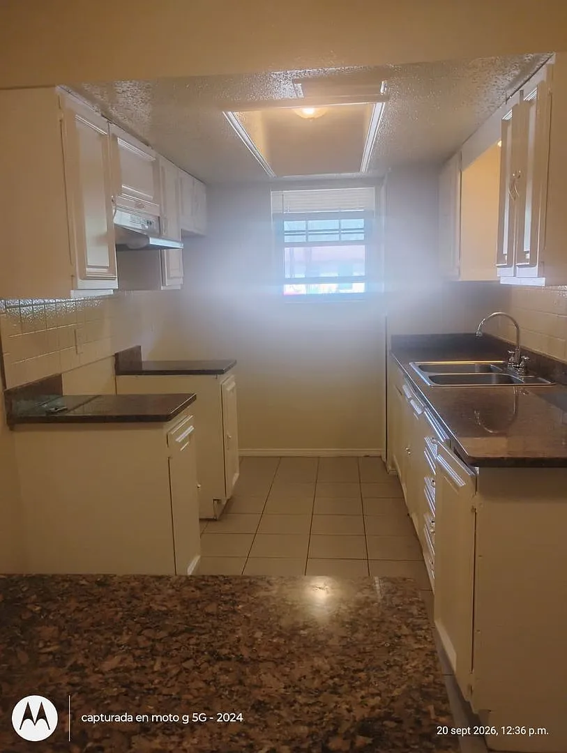 Beautiful 3 Bedroom 1.5 Bathroom in Garland! — Photo 2