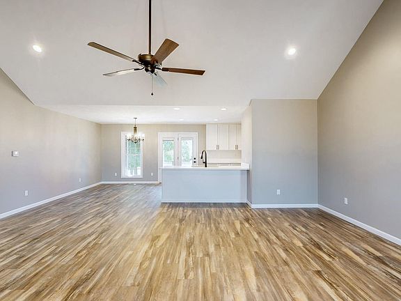 4th image of 74 Timber Ridge Rd