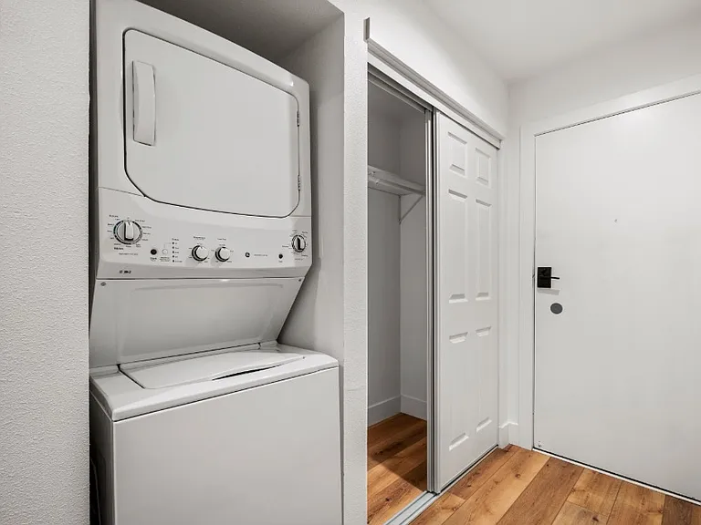 In-Unit Laundry In-Unit Laundry