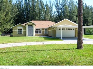 1907 Wade Dr, Cape Coral, FL 33991