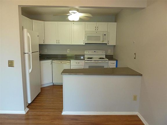 5th image of 1133 Appleseed Ln APT B