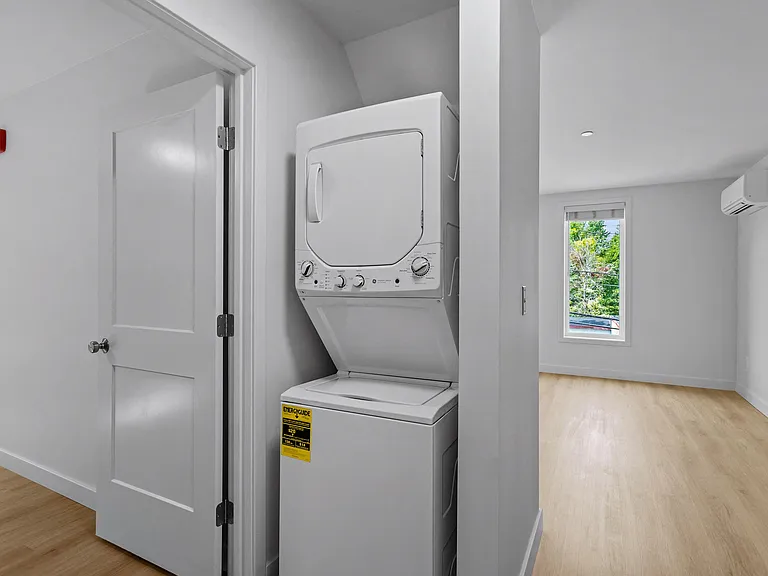 69 Elm — Photo 37