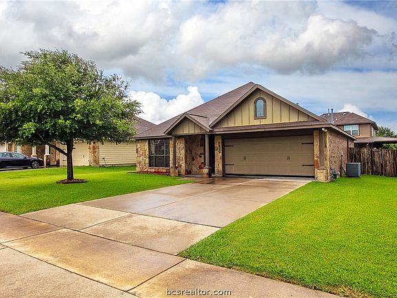 2nd image of 210 Boulder Dr