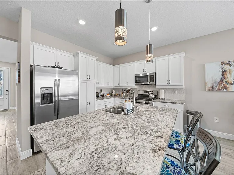 5361 NW 33rd Pl — Photo 7