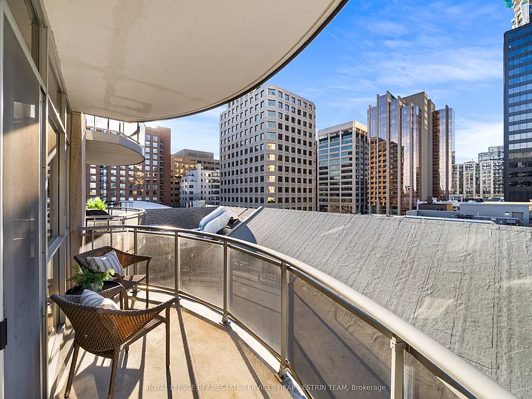 1430 Yonge St #509 — Photo 27