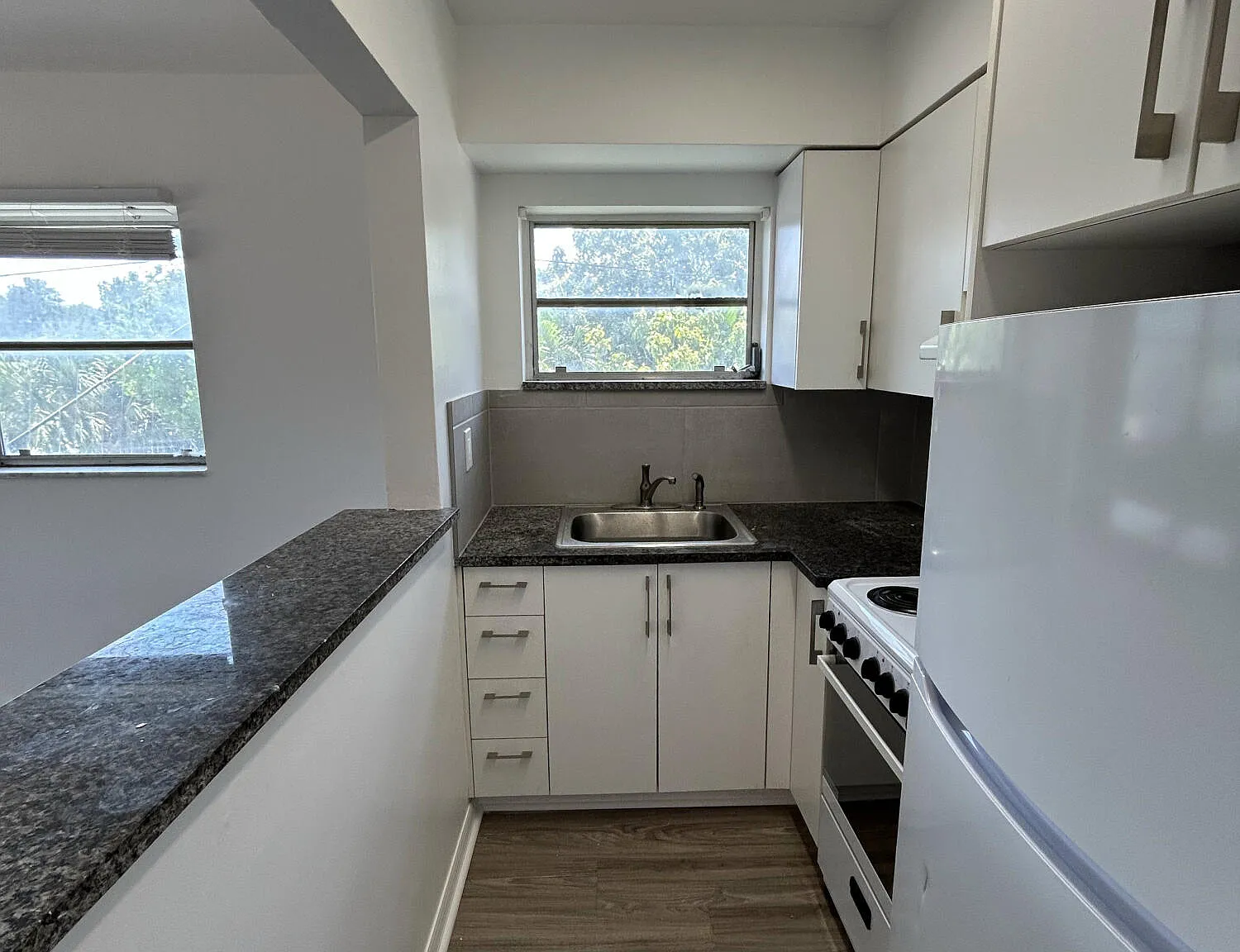 1 bed, 1.0 bath, 7645 sqft, $1,700 — Photo 4