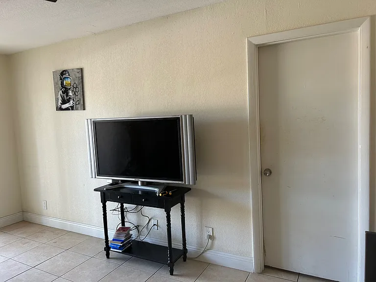 480 NW 20th St #203 — Photo 21