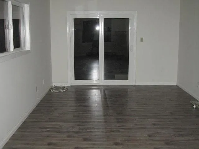2107 Kelton Ave — Photo 5