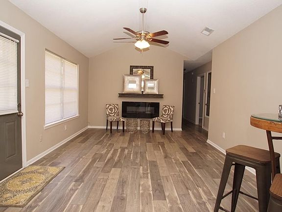 5th image of 9100 Ponderosa Dr N