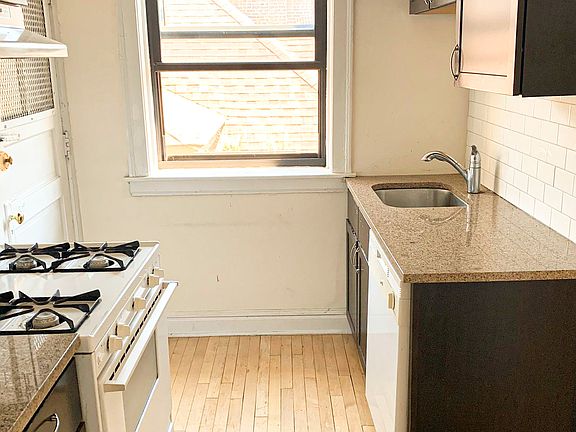 2nd image of 4555 N Leavitt St APT 3