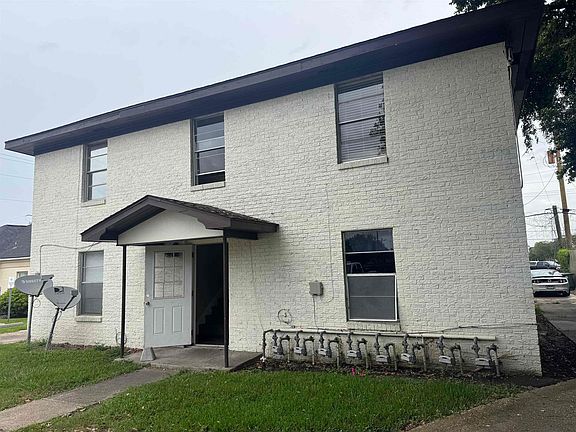 3rd image of 2906 2nd Ave