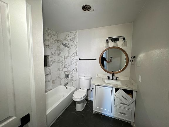 5th image of 2619 W Corrine Dr