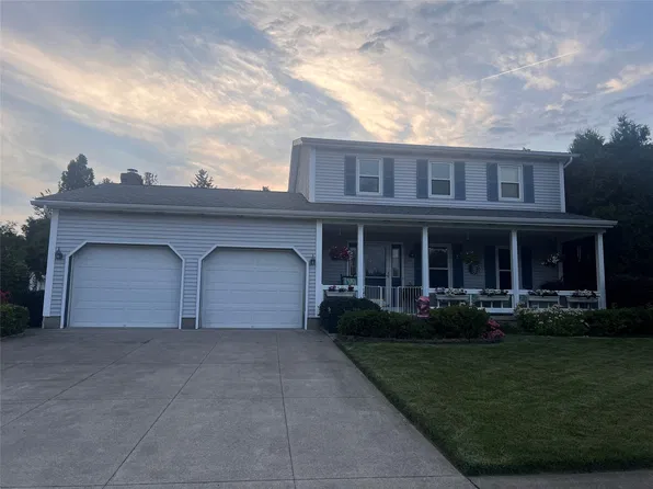 4926 King Arthur Dr, Erie, PA 16506