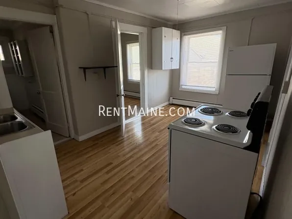 124 York St APT 4, Bangor, ME 04401