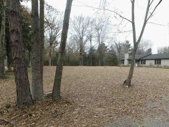 Exterior Neighborhood (street photo)