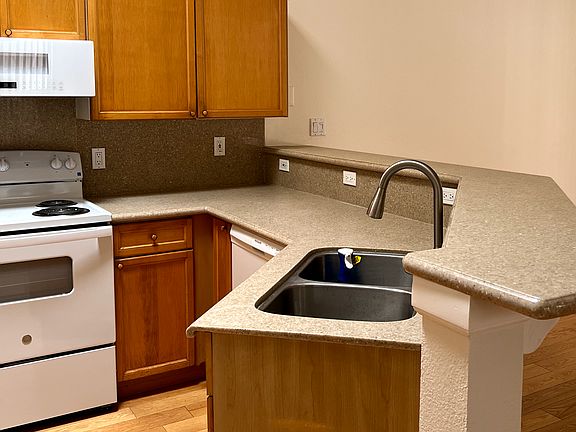 4th image of 10209 Arroyo Bend Dr NW