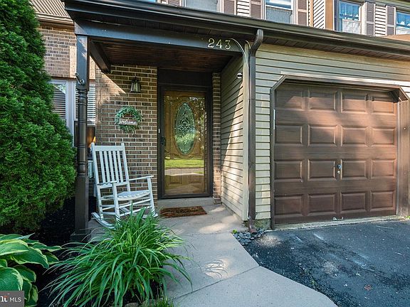 3rd image of 243 Parkview Way