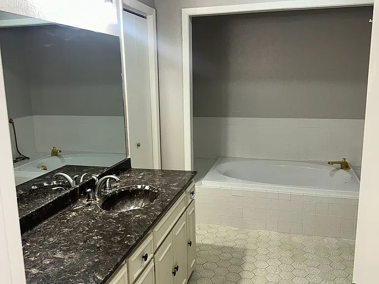 528 Sand Bend Dr — Photo 14