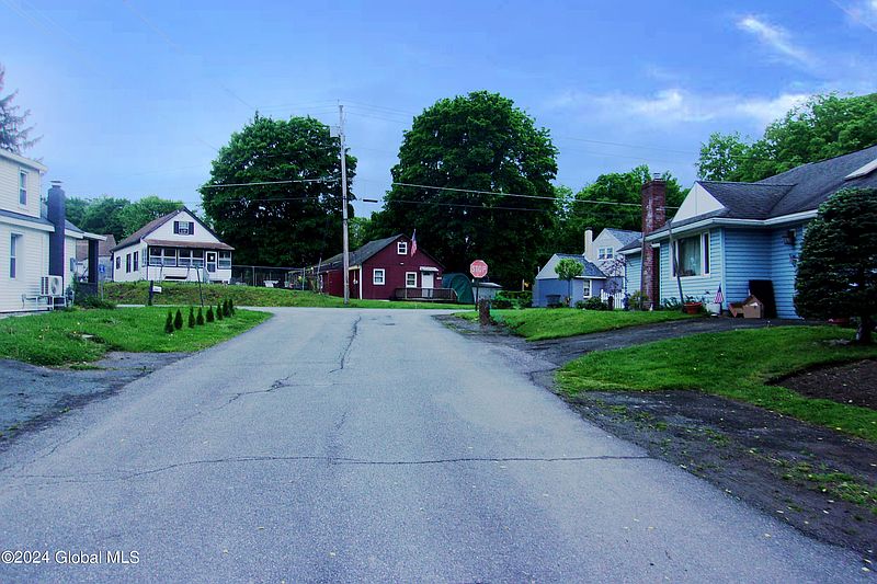 3rd image of 306 Lansing Avenue