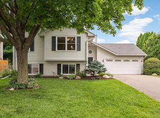 8100 Hidden Ct, Chanhassen, MN 55317