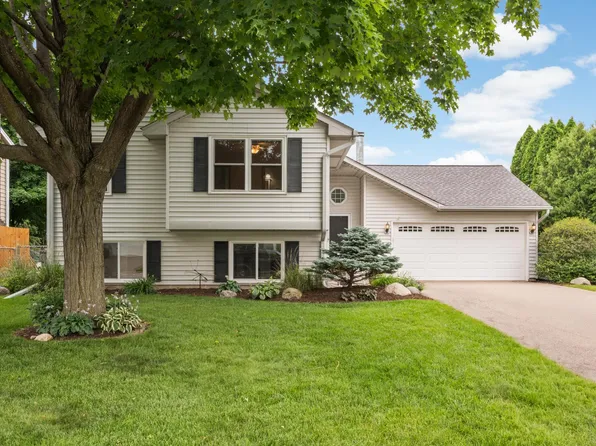 8100 Hidden Ct, Chanhassen, MN 55317
