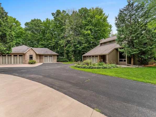 4430 Country Aire Ct, Oneida, WI 54155
