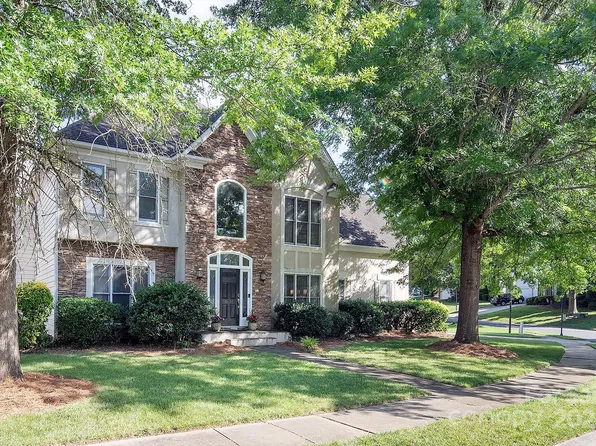 9125 Sandpiper Dr, Charlotte, NC 28277