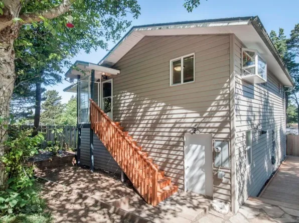 40 Wesler St, Gleneden Beach, OR 97367
