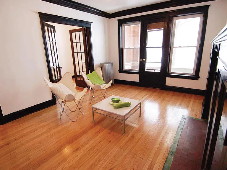 656 E 51st St #1W — Photo 1