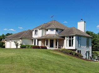9071 Twin Oaks Dr, Byron, IL 61010