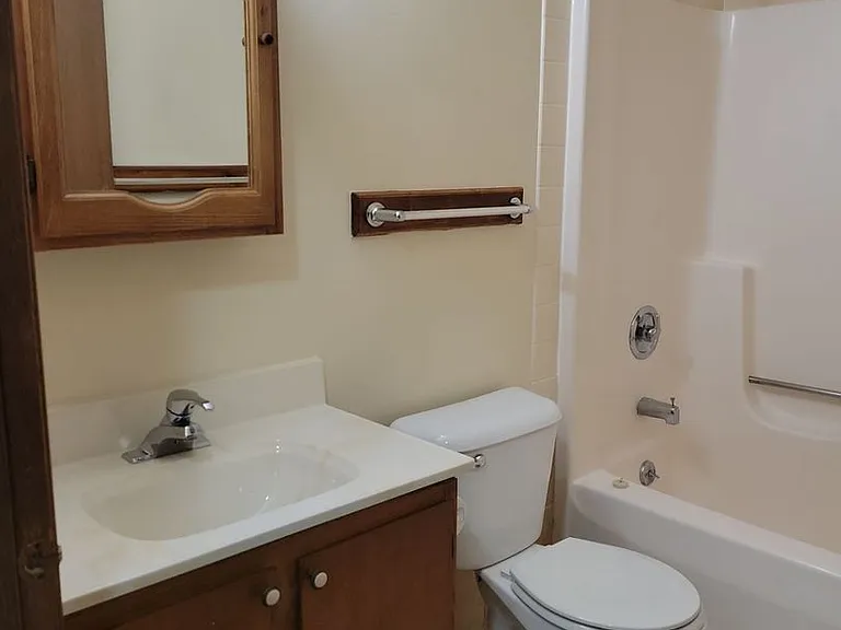 235 W Johnson St — Photo 12