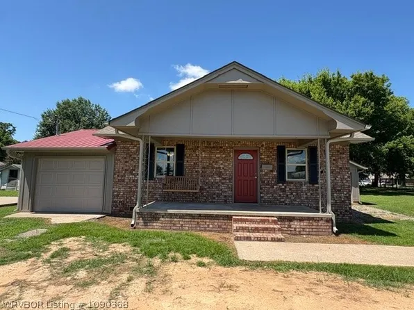 212 NW 2nd St, Spiro, OK 74959