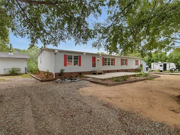 202 Pond Trl, Reidsville, NC 27320