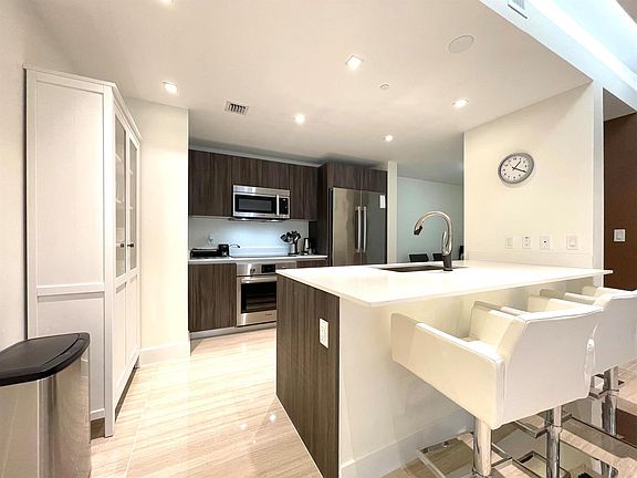 5th image of 488 NE 18th St Unit 2509